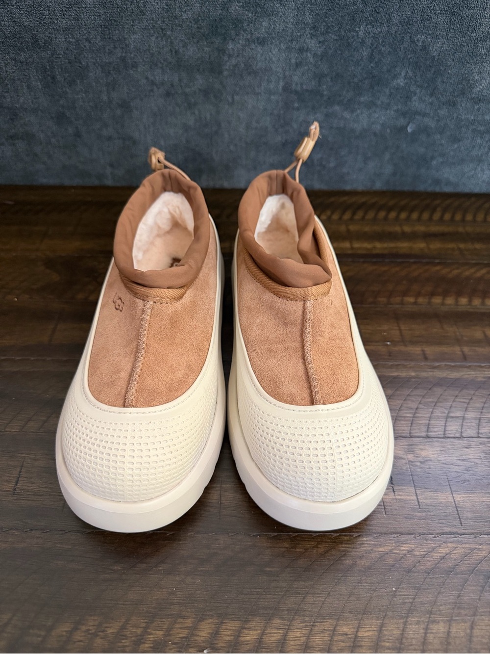Ugg Kids size 3 All Weather Tax